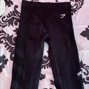 Gym shark leggings